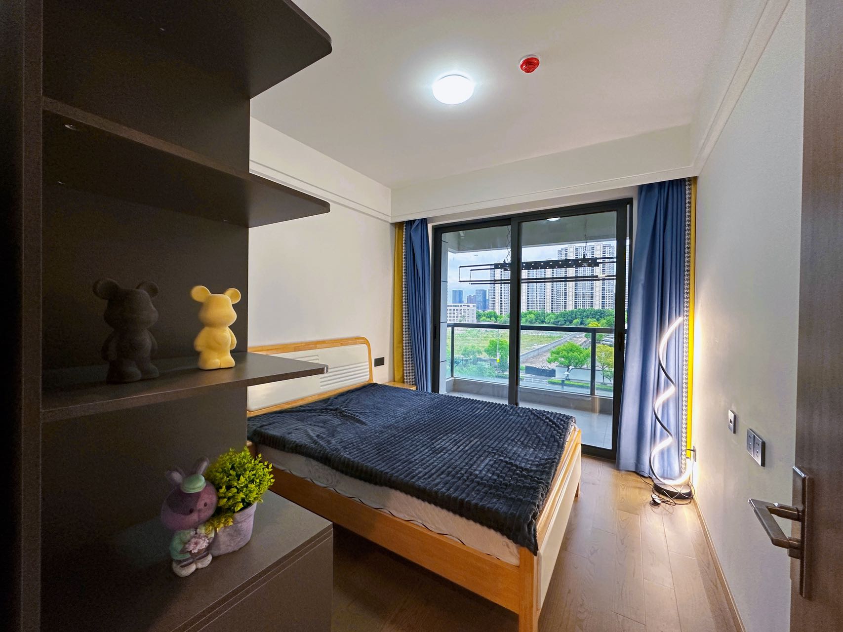 Zhao Shang Wen Bo Hua Cheng 12-502 招商闻博花城 12-502