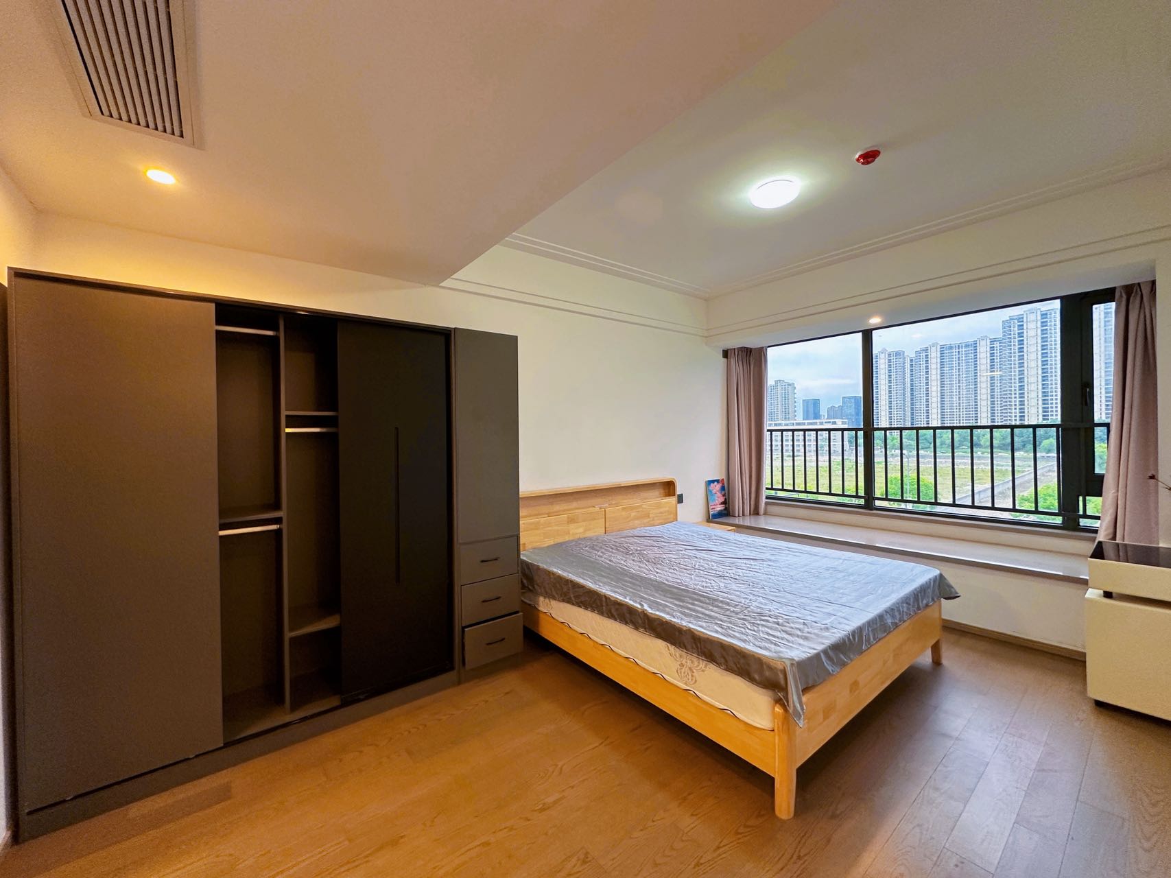 Zhao Shang Wen Bo Hua Cheng 12-502 招商闻博花城 12-502