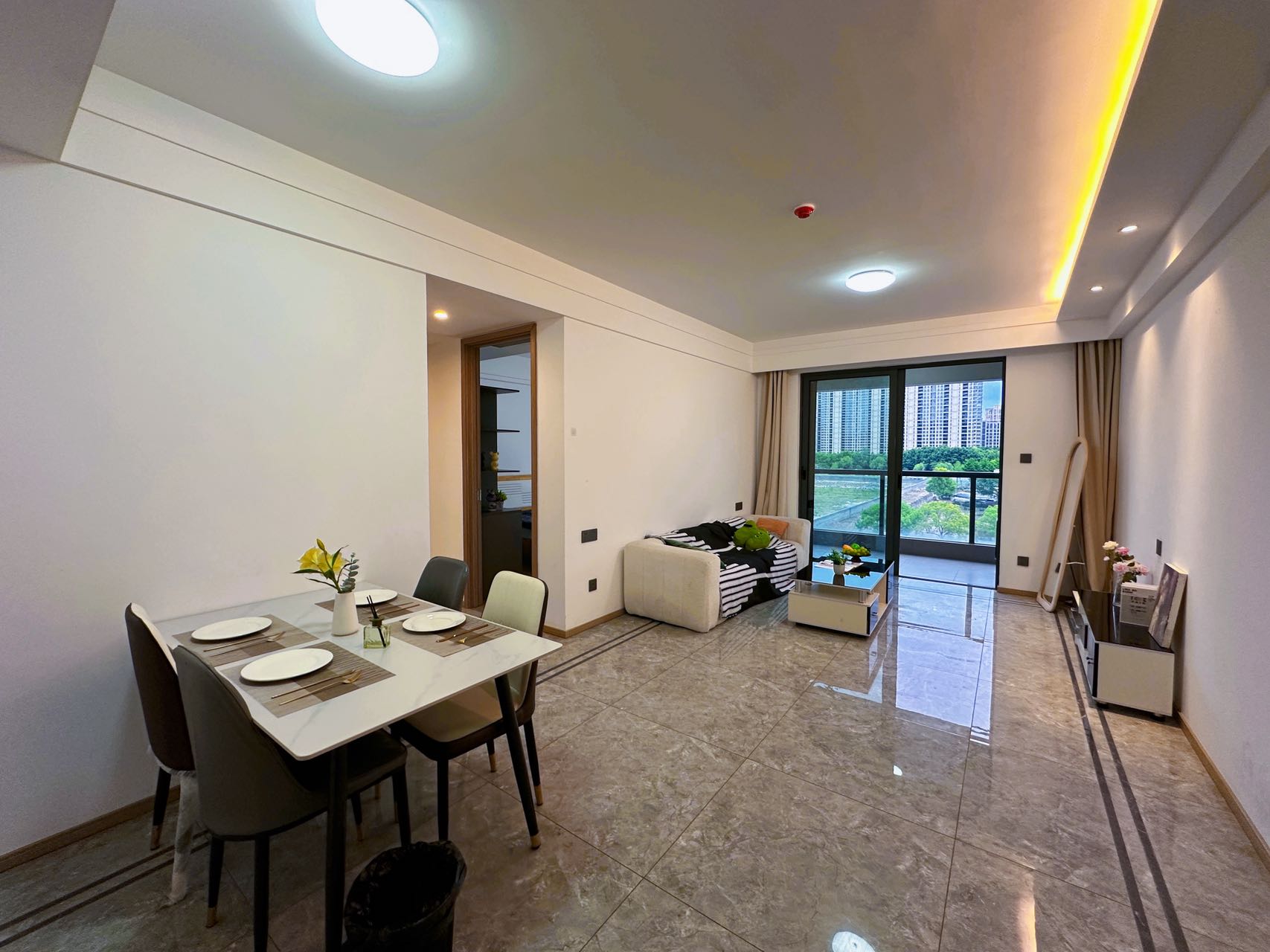 Zhao Shang Wen Bo Hua Cheng 12-502 招商闻博花城 12-502