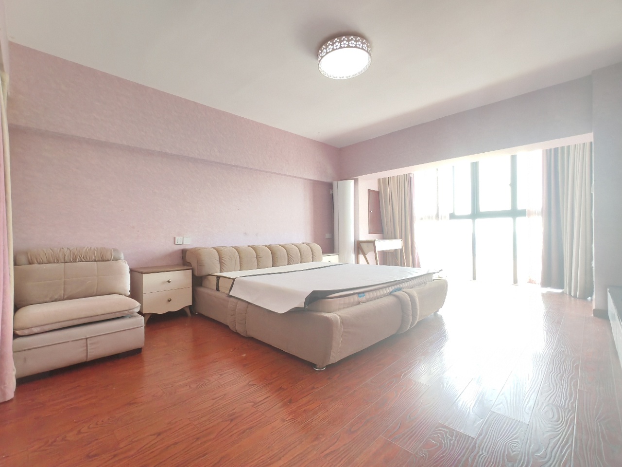 Xin Shi Jie Bo Li Xuan 2504 新世界柏丽轩2504